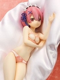 リゼロ ラムがピンクランジェリー姿でフィギュア化 レムとの添い寝も可能 マイナビニュース