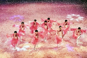 Snow Man、大量の桜の中で舞う…振付の五関晃一「滝沢歌舞伎は日本そのもの」