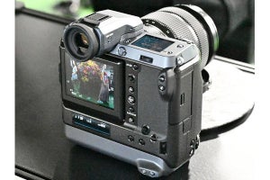 富士フイルム、約4億画素の画像を生成できる「GFX100」向け新ファームウェア