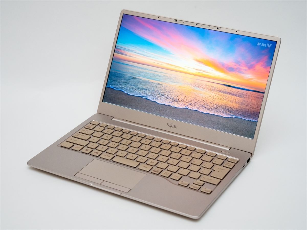 富士通 Lifebook Ch レビュー Hdmi入力と熱いカラバリが魅力 スマホ世代の新定番ノートpc 1 マイナビニュース