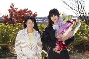 橋本愛「演じていて全然楽しくない役でした(笑)」『35歳の少女』撮了