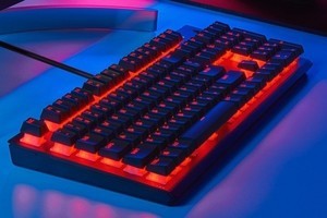 CORSAIR、Cherry VIOLAスイッチ搭載ゲーミングキーボード「K60 PRO」