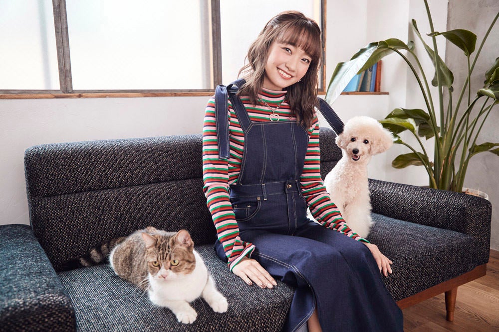 声優 大橋彩香 10thシングル 犬と猫と彩香 よりmvやジャケ写を公開 マイナビニュース