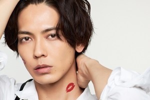 猪塚健太、3月にカレンダー発売　色気たっぷりの“キスマークカット”も