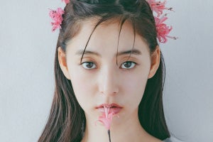 新木優子、カレンダー発売決定　「12種類の花」テーマに美貌放つ