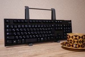 上海問屋、キーボードやノートPCなどマルチに使えるアルミ合金製スタンド