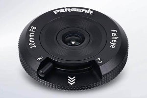 パンケーキタイプの魚眼レンズ「Pergear 10mm F8」　α用など4種類