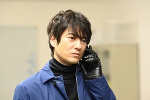 忍成修吾、亀梨和也は「キラキラすぎて長く目が合わせられない」