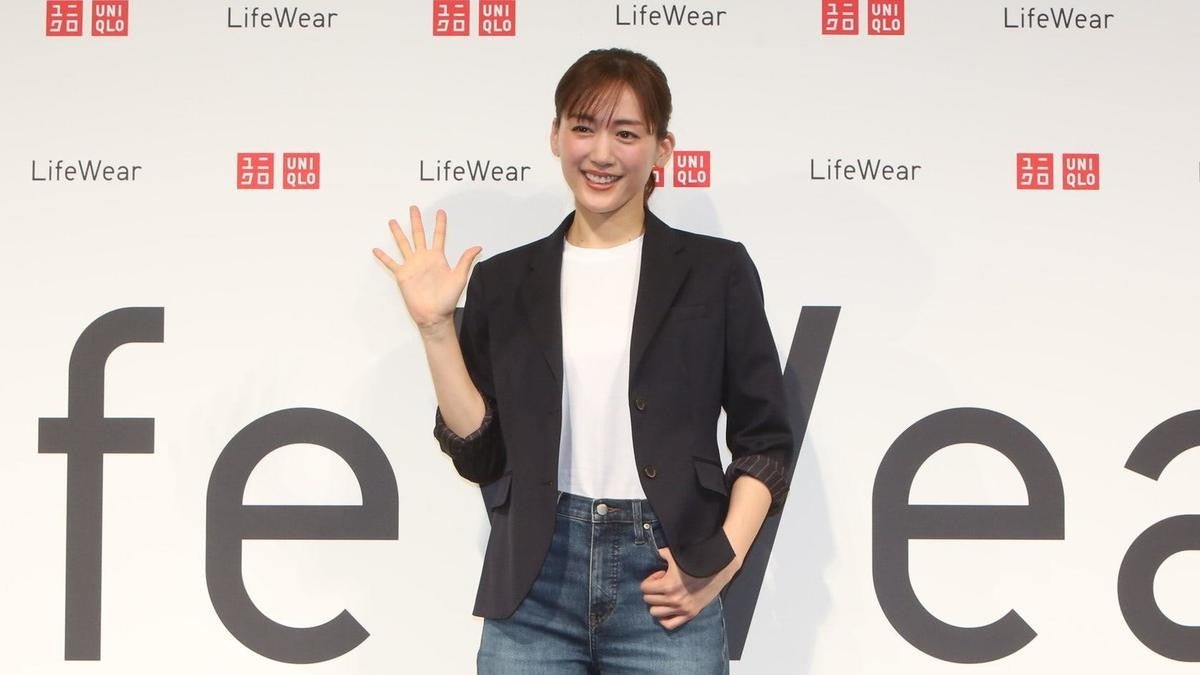 綾瀬はるか ユニクロ Lifewear アンバサダーに就任 新tvcmシリーズ展開 楽曲は桑田佳祐 Tech