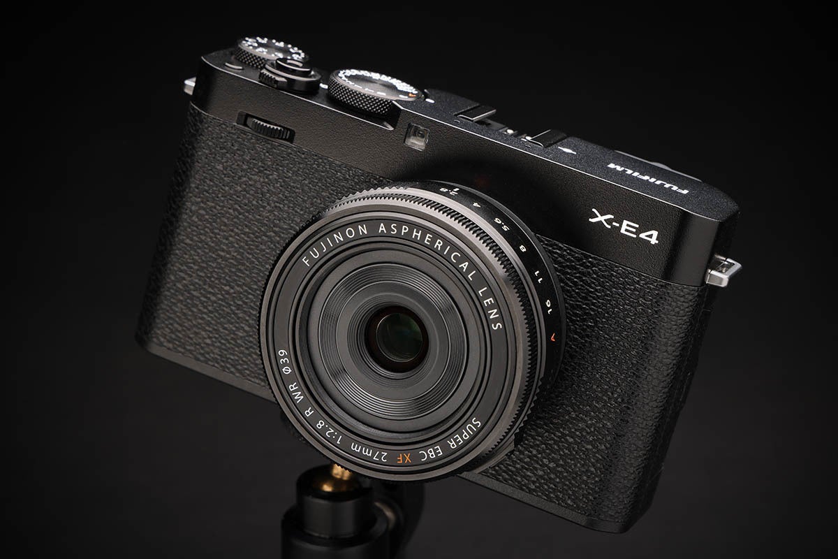 X-E4」レビュー（前編） 操作性を大胆に変更した中堅モデル、印象は 