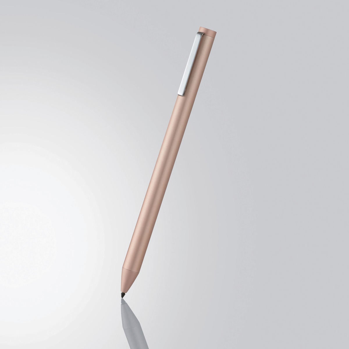 エレコム、iPad専用／汎用から選べる充電式アクティブタッチペン | マイナビニュース