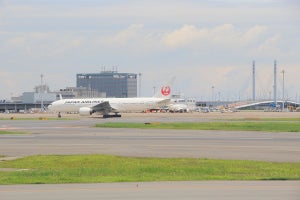 JAL、「2022年度入社の新卒採用」を見送ると発表
