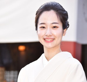 藤間爽子、3代目藤間紫を継承「祖母の紫という色に私の色を加えていけたら」