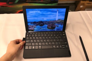 レノボ、「ThinkPad X1 Fold」のソフトバンク5G対応モデル