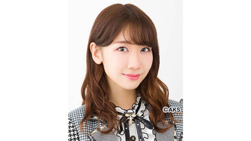 Akb48 柏木由紀が30歳の誕生日に写真集を発売 ヘルシーボディの爽やか水着ショット披露 マイナビニュース