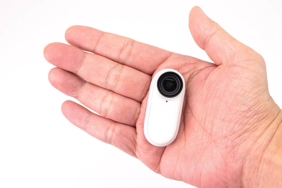 進化した親指カメラ「Insta360 GO 2」レビュー 使いやすさと楽しさがアップ (1) | マイナビニュース