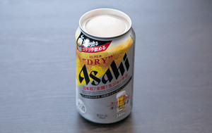 ビール缶から泡があふれ出す!? - 「アサヒスーパードライ 生ジョッキ缶」を飲んでみた