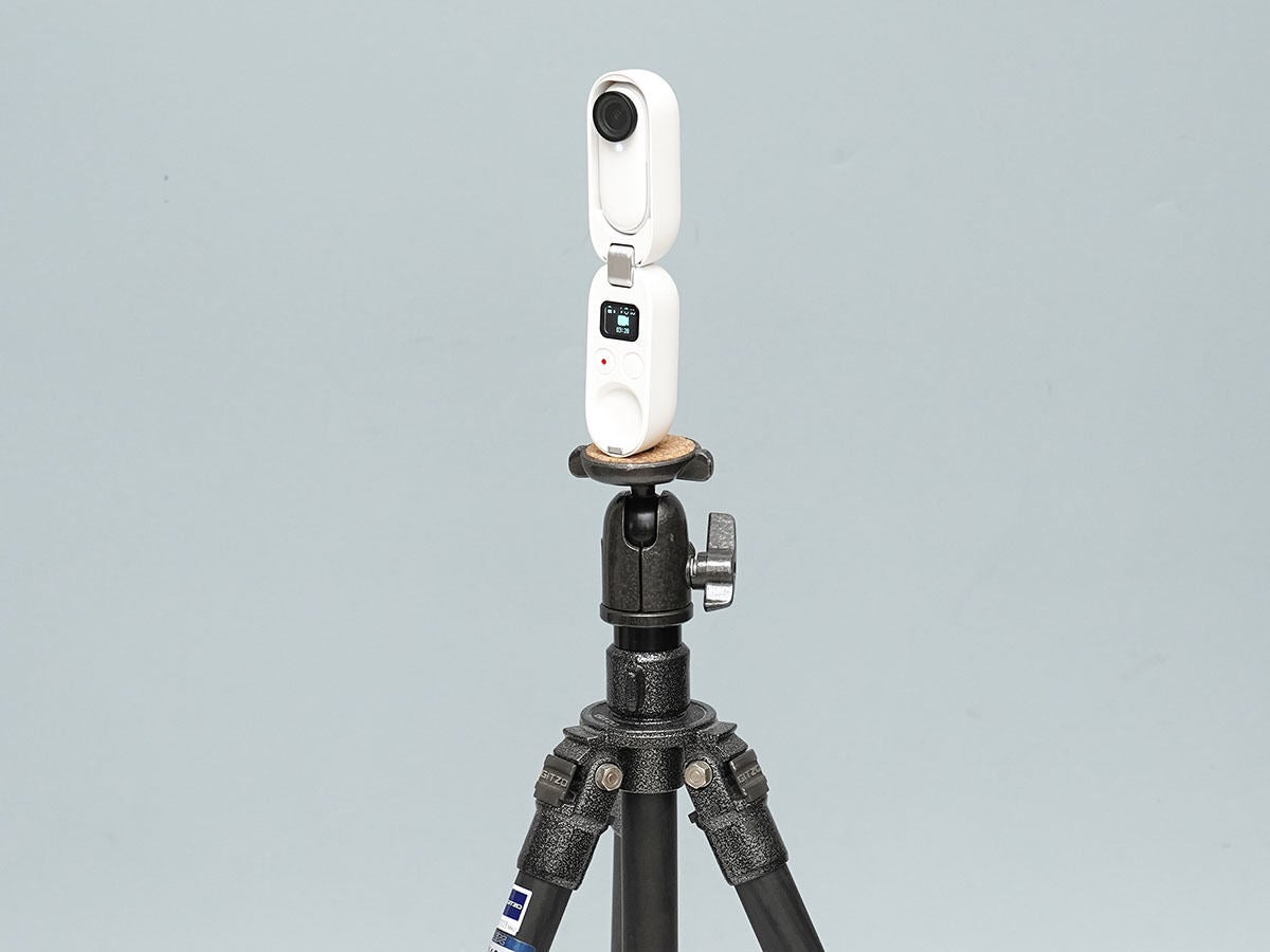 ケースに入れれば高性能カメラに変身、大幅進化した親指カメラ「Insta360 GO 2」 | マイナビニュース