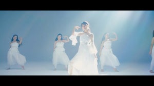 声優・小倉唯、NEWシングル「Clear Morning」のMV公開！銀髪ショートに注目