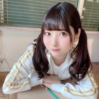 アイドル小鳥遊るいがジャージ姿で学生風コスプレに もし後ろの席がるいだったら マピオンニュース