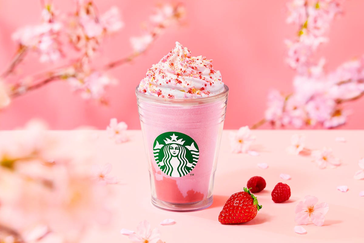 スタバ新作は さくら咲いた ベリー フラペチーノ いちご感アップで開花 マイナビニュース