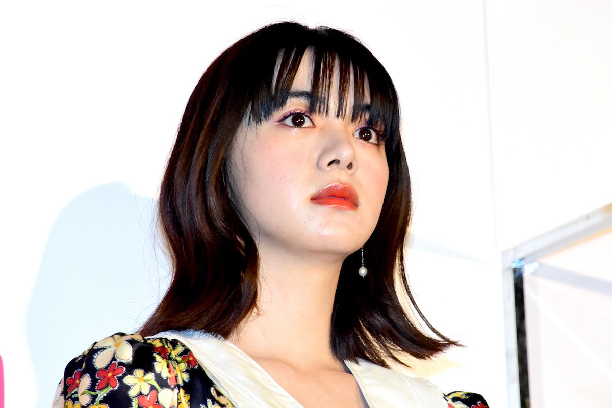 池田エライザ 膝上ミニで圧巻の美脚 大泉洋の長いコメントに不満も 病的に帰りたくて マイナビニュース