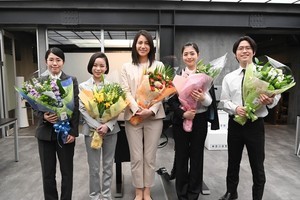 趣里「悩んでばかりいたんです」 松下奈緒らと『レッドアイズ』撮了