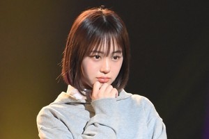 『恋とオオカミ』なえなの、ミニスカ制服姿で美脚披露