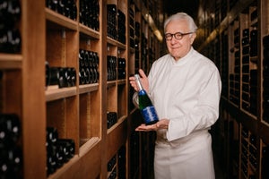 「七賢」とフレンチ巨匠アラン・デュカスがスパークリング日本酒を共同開発