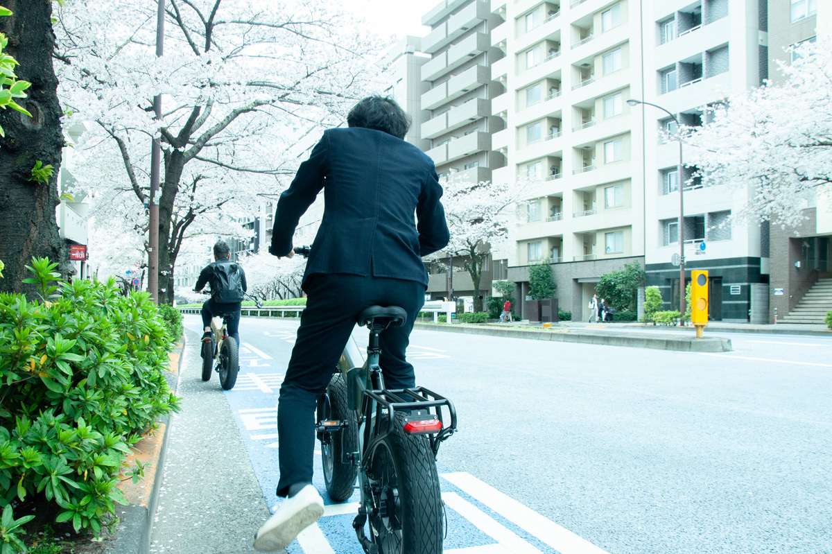 北欧の「e-BIKE」が快適過ぎた! タクシー運転手も驚く速さ | マイナビニュース