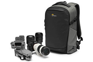 Lowepro、防水性能を高めたアウトドア仕様のカメラバッグ2製品