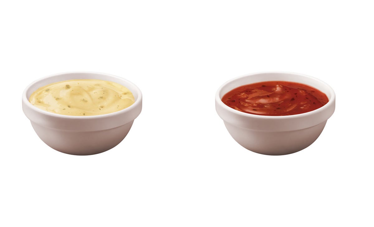 左から「たまごタルタルソース」「ピリ辛ガーリックトマトソース」