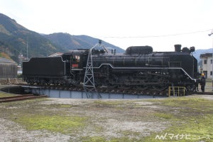 JR西日本「DLやまぐち号」津和野駅の転車台にて回転展示 - 5/1から