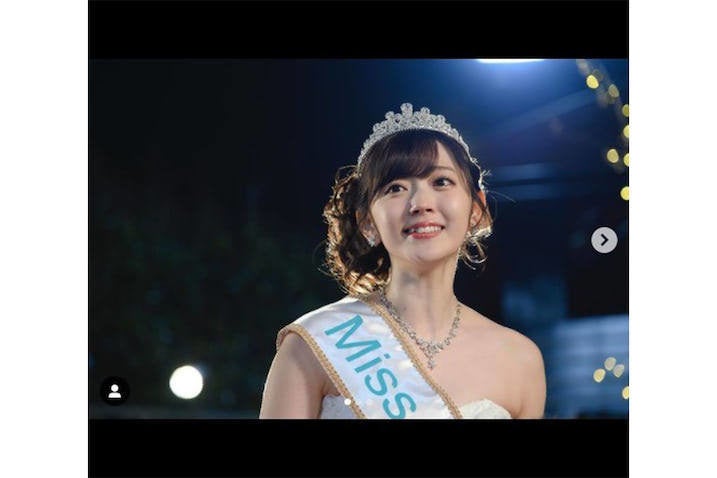 鈴木愛理 ミスコングランプリの美女役オフショットに リアルシンデレラだ の声 マイナビニュース