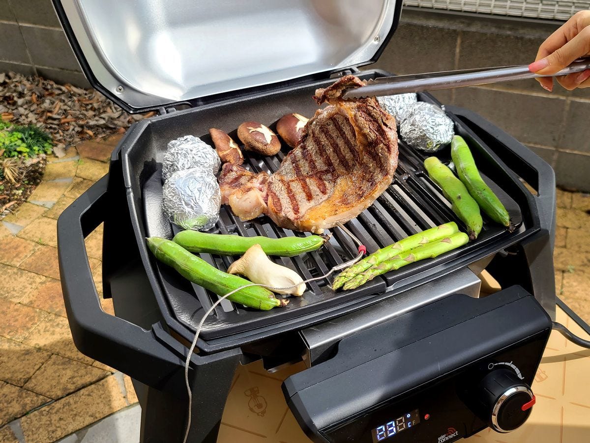 IoT電気BBQグリル「Weber Pulse 1000」レビュー、食材の温度をスマホで 