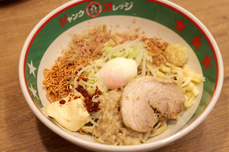 埼玉愛 炸裂 二郎インスパイア系ラーメン店 ジャンクガレッジ のまぜそば全部入りが美味い マイナビニュース