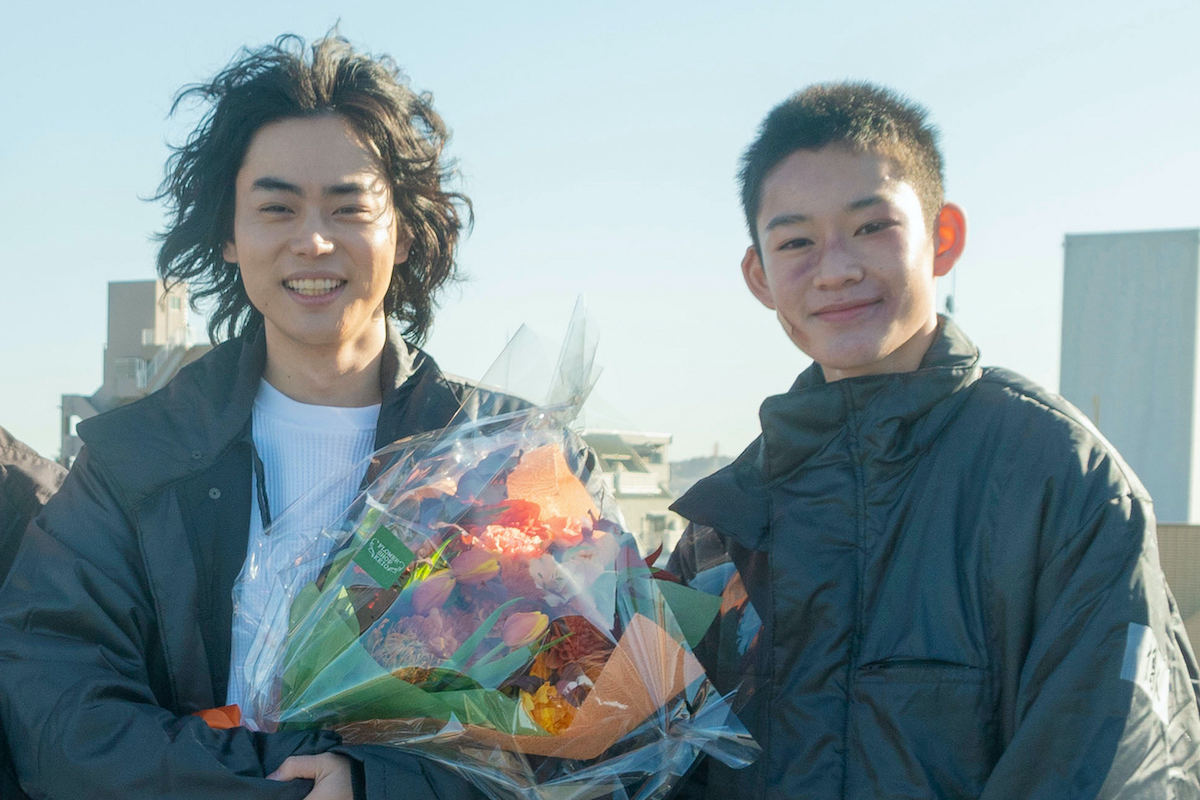 左から菅田将暉、山時聡真