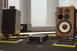 JBL、デスクトップにも置ける小型モニタースピーカー「4309 JBL、デスクトップにも置ける小型モニタースピーカー「4309