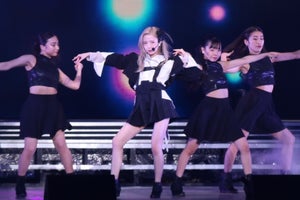 IZ*ONE活動終了の本田仁美、AKB48チーム8公演に登場「ただいま～!」