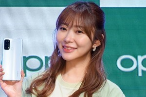 指原莉乃、ショーパンで美脚披露　「自撮りが世界で一番上手い」と自画自賛も