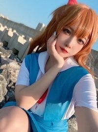 中国コスプレイヤーNisaが『エヴァ』アスカの制服コス披露 | マイナビ