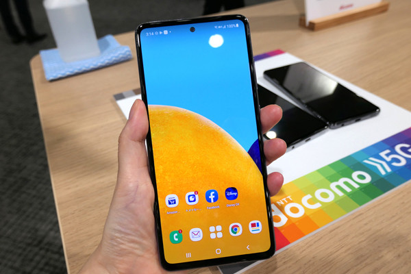 ドコモ、マクロが特徴の4眼スマホ「Galaxy A52 5G」を59,400円で