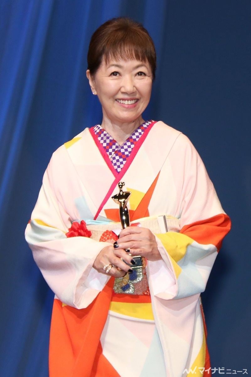 浅田美代子 樹木希林さんの着物で授賞式に登壇 助演女優賞 うれしい マイナビニュース