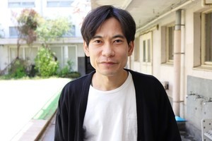 インパルス板倉、“笑い”狙いではない小説執筆の面白さ　脚本・演出初挑戦も語る