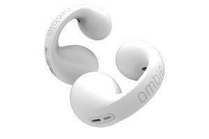 耳をふさがないambieイヤホンが完全ワイヤレスに。1.5万円で8月下旬以降発売