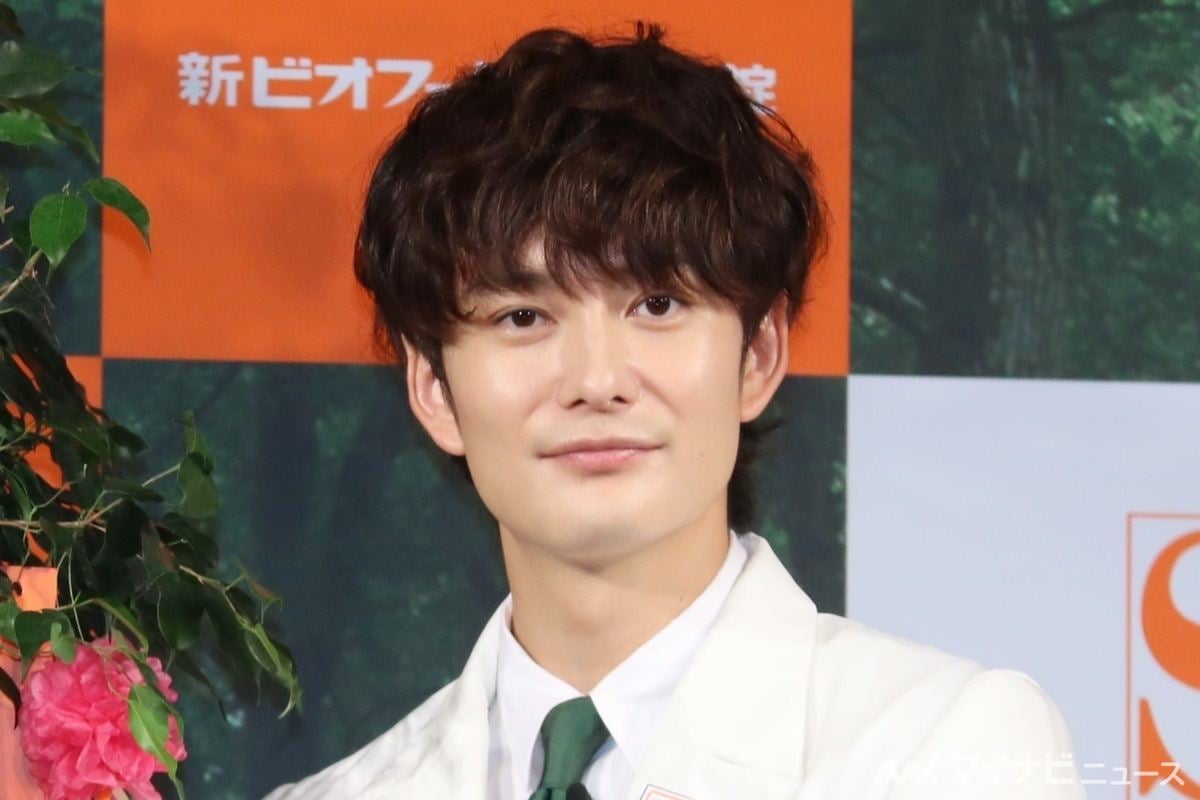 岡田将生 フジ鈴木唯アナとの交際質問に うふふ 否定せず笑顔 マイナビニュース