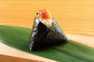 新定番のワンハンド寿司「むすび寿司」、天然南まぐろや生サーモンが期間限定で復活!