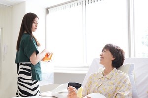 新木優子が「お母さん」と呼びかけた相手は…榊原郁恵『ボク恋』に登場