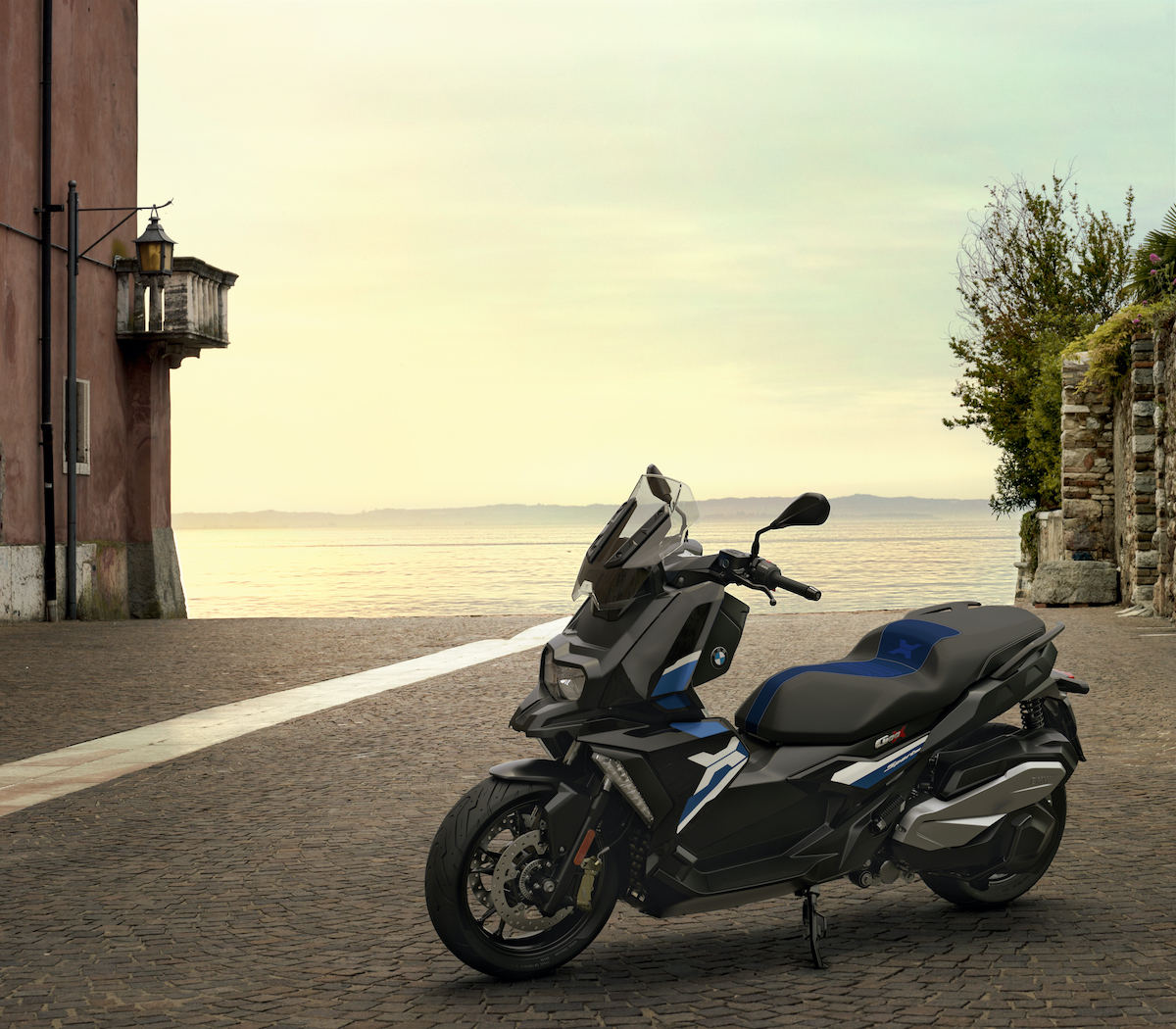 ミドルサイズ スクーター 新型bmw C 400 X C 400 Gt を発売 マイナビニュース