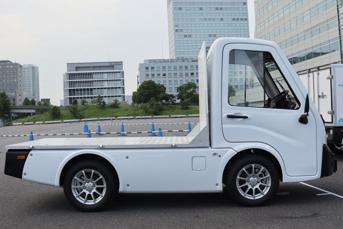 小型商用EV「エレモ」